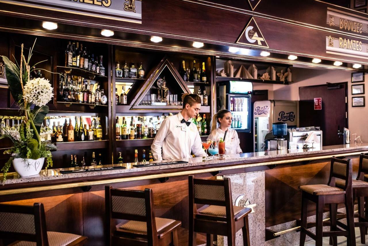 Piramida Park Hotel & Wellness Tychy Eksteriør billede